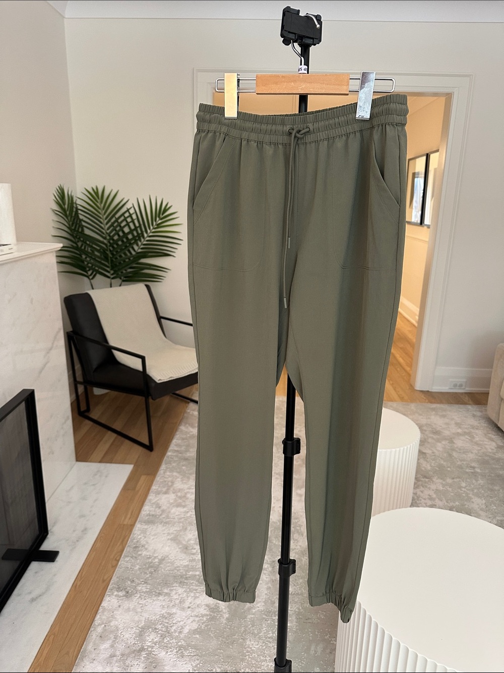 Aritzia Olive Green Drawstring Jogger Pants